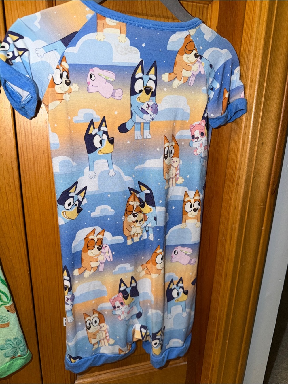 Little sleepies bluey shorty romper 2T - Picture 3 of 3